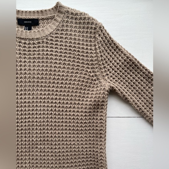 Forever 21 Sweater - Picture 4 of 10